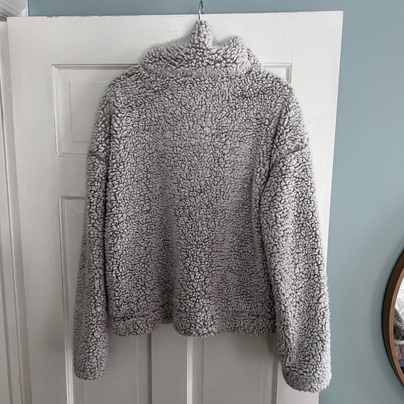 Women's Gray Sherpa Jacket - Picture 3 of 4